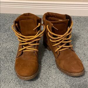 Steve Madden Brown Lace-Up Boots